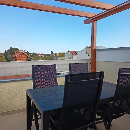Apartman Karlo *
